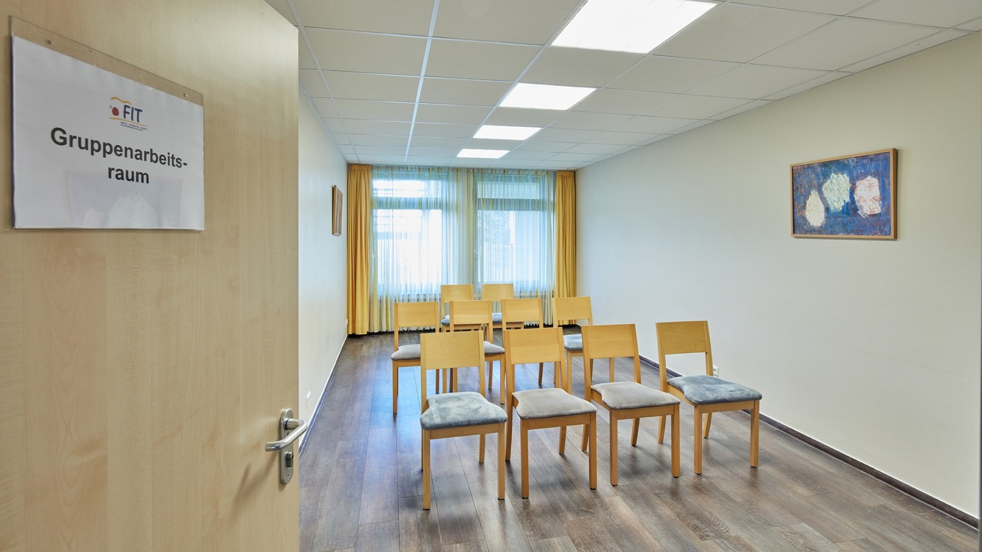 Gelber Salon 2 Stuhlreihen