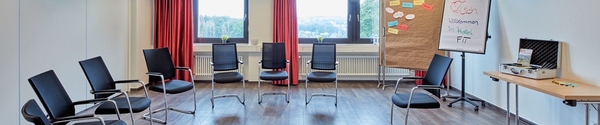 Kolossal 1 Stuhlkreis 1