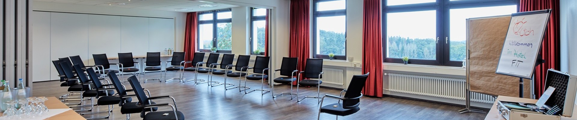 kolossaal-12-stuhlkreis-2